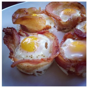 Easy Bacon-Egg Cups